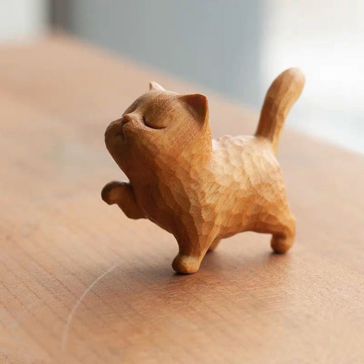 BowLift | Small cute wooden cat
