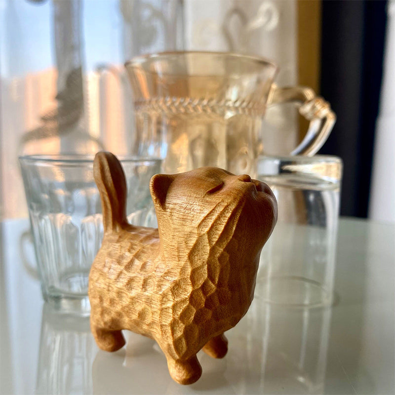 BowLift | Small cute wooden cat