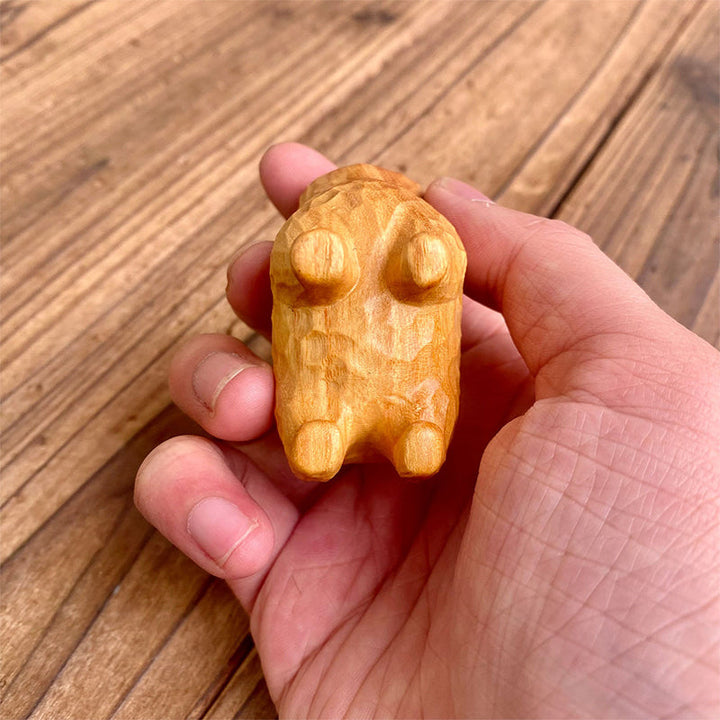 BowLift | Small cute wooden cat