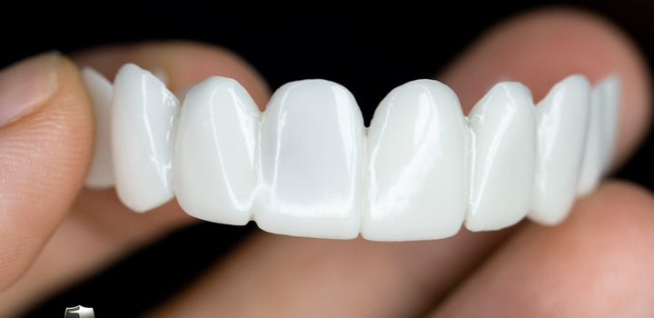 BowLift | Smile Lens – Adjustable White Denture for Direct Smile Correction