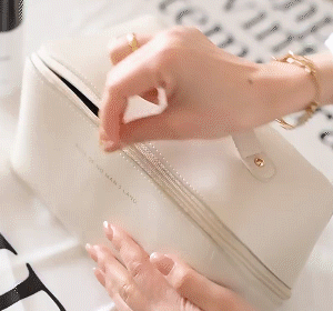 Portable travel cosmetic bag made of PU | Bowlift