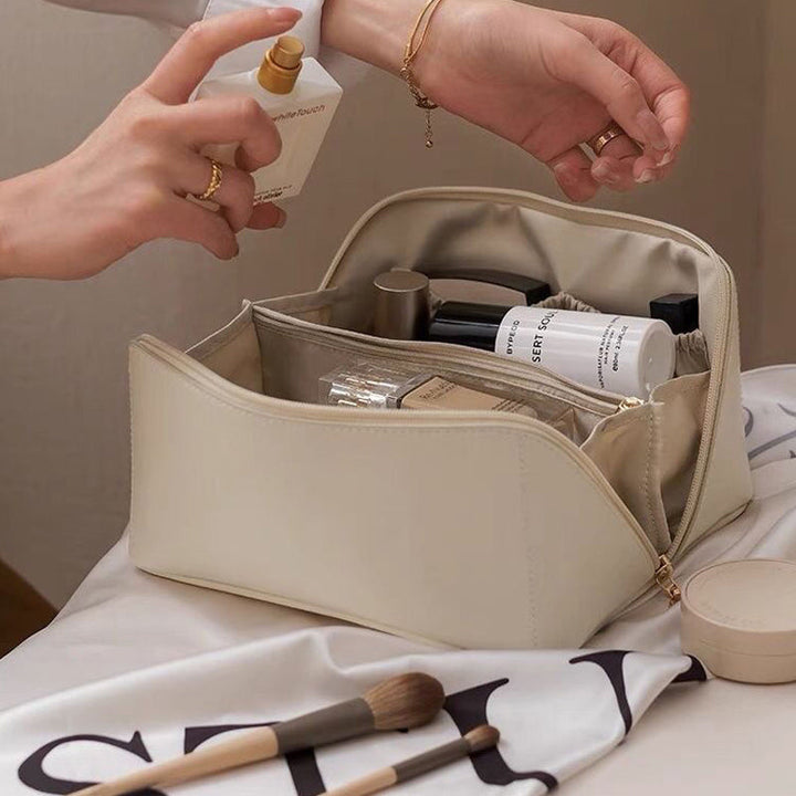 BowLift | Portable Travel Cosmetic Bag Made of Leather