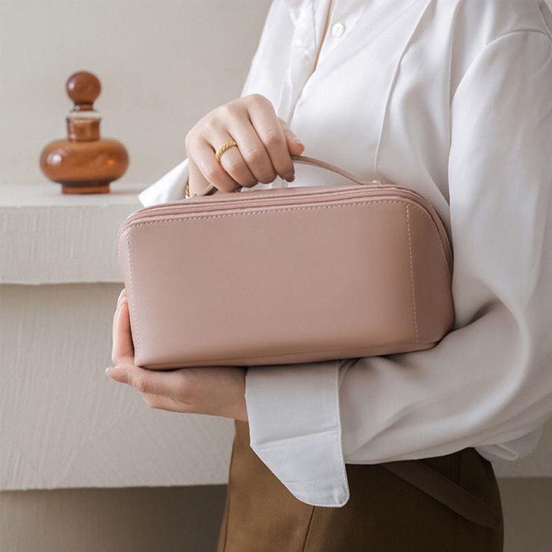 Portable travel cosmetic bag made of PU | Bowlift