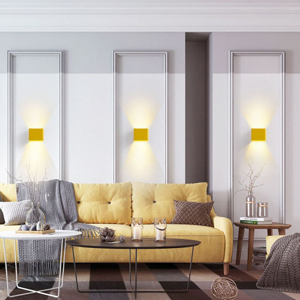 BowLift | OrrSquare – Modern square wall lamp for stylish lighting