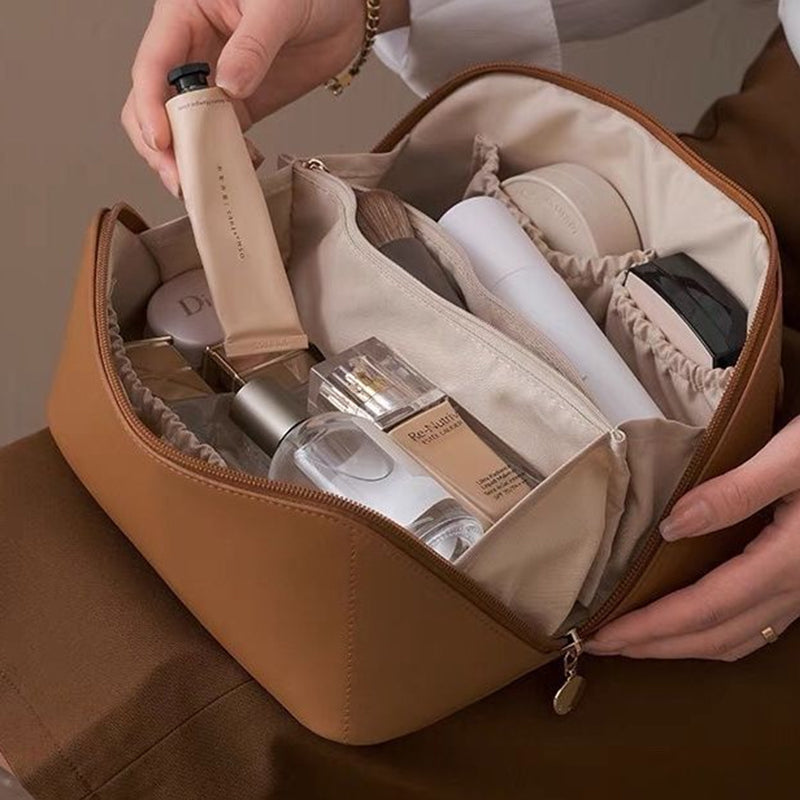 BowLift | Portable Travel Cosmetic Bag Made of Leather