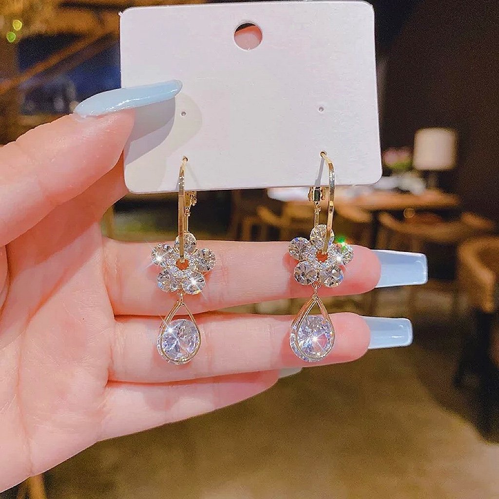 BowLift | Elara Elegant Floral Sparkle