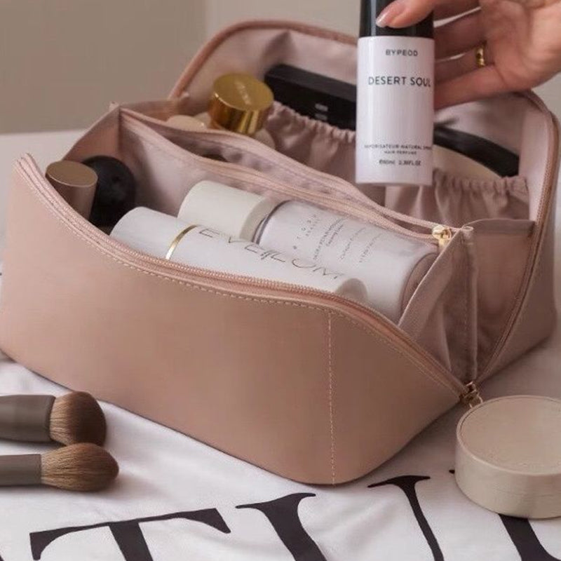 Portable travel cosmetic bag made of PU | Bowlift