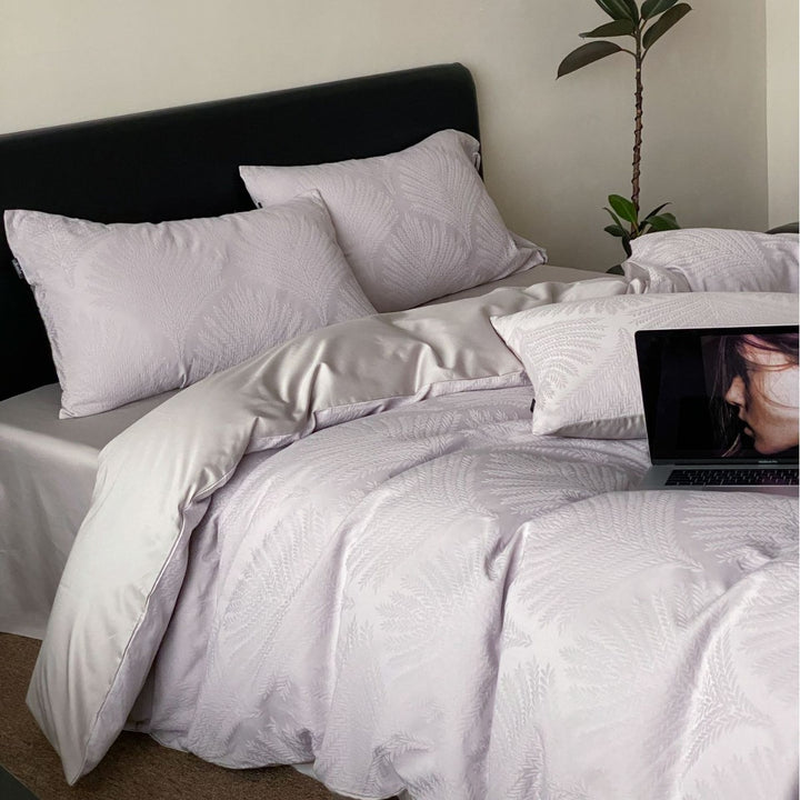 Cotton bedding with geometric pattern
