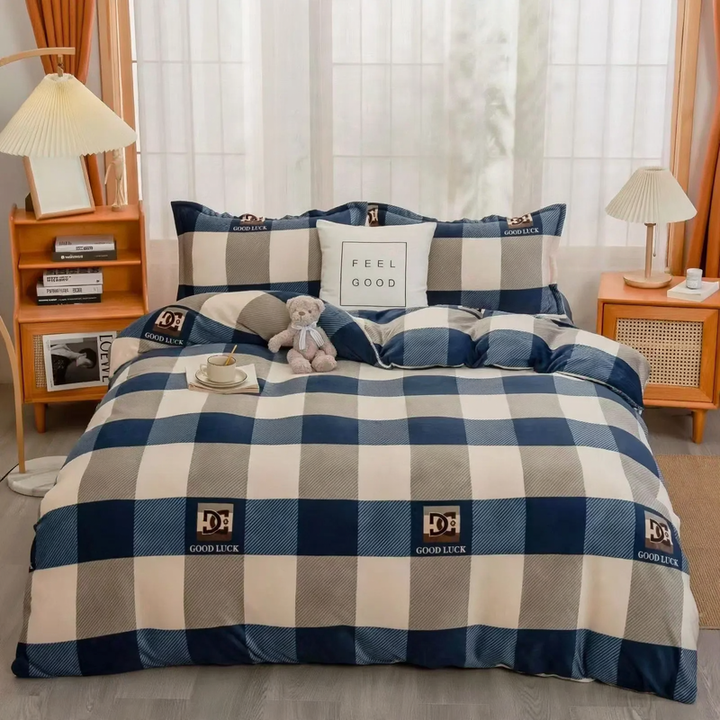 Thick milk fiber duvet with floral pattern