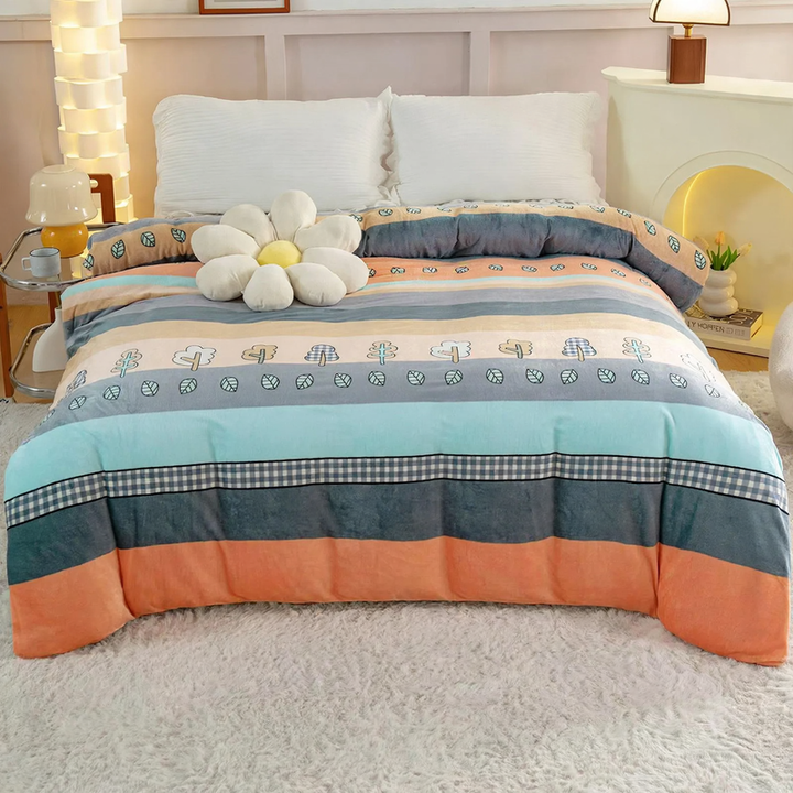 Thick milk fiber duvet with floral pattern