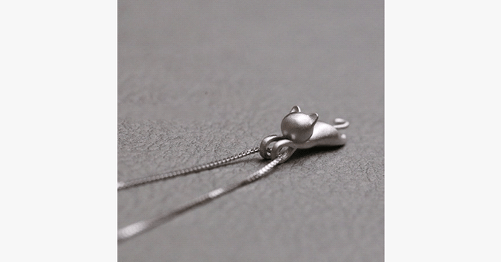 BowLift | Climbing Cats Pendant – Made specifically for animal lovers – Simple, but absolutely unique