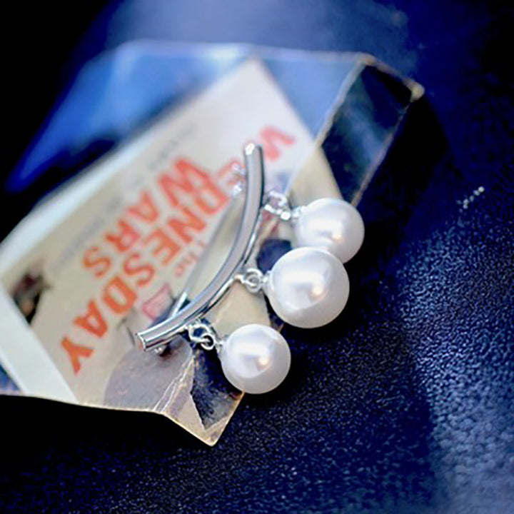 Elegant Pearl Drop Brooch Bowlift