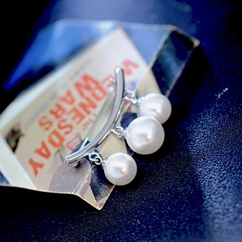 Elegant Pearl Drop Brooch Bowlift