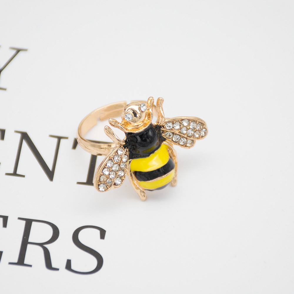 Decorative Bee-Inspired Statet Ring Bowlift