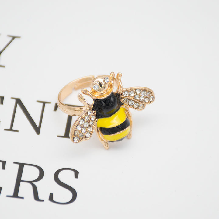Decorative Bee-Inspired Statet Ring Bowlift