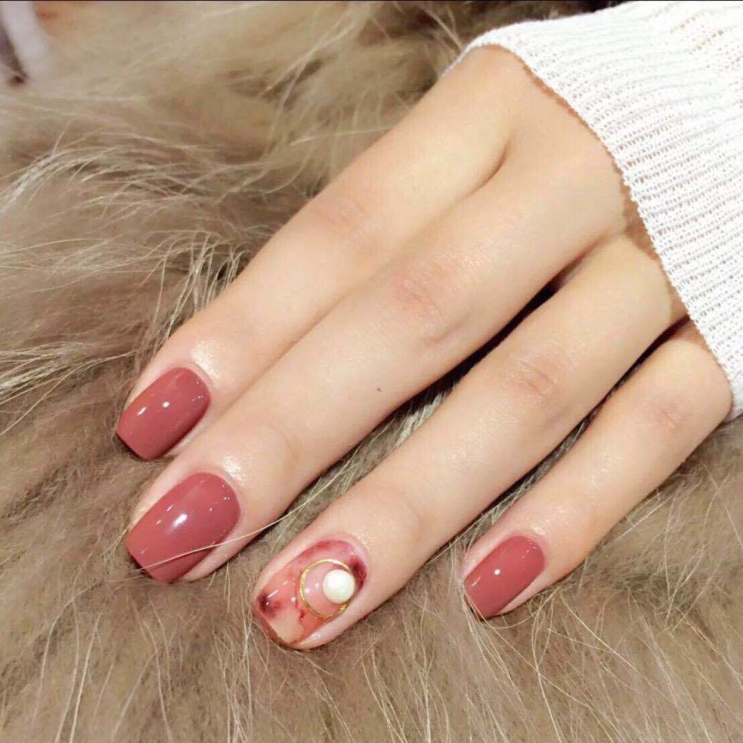 Elegant Glossy Nail Art Set