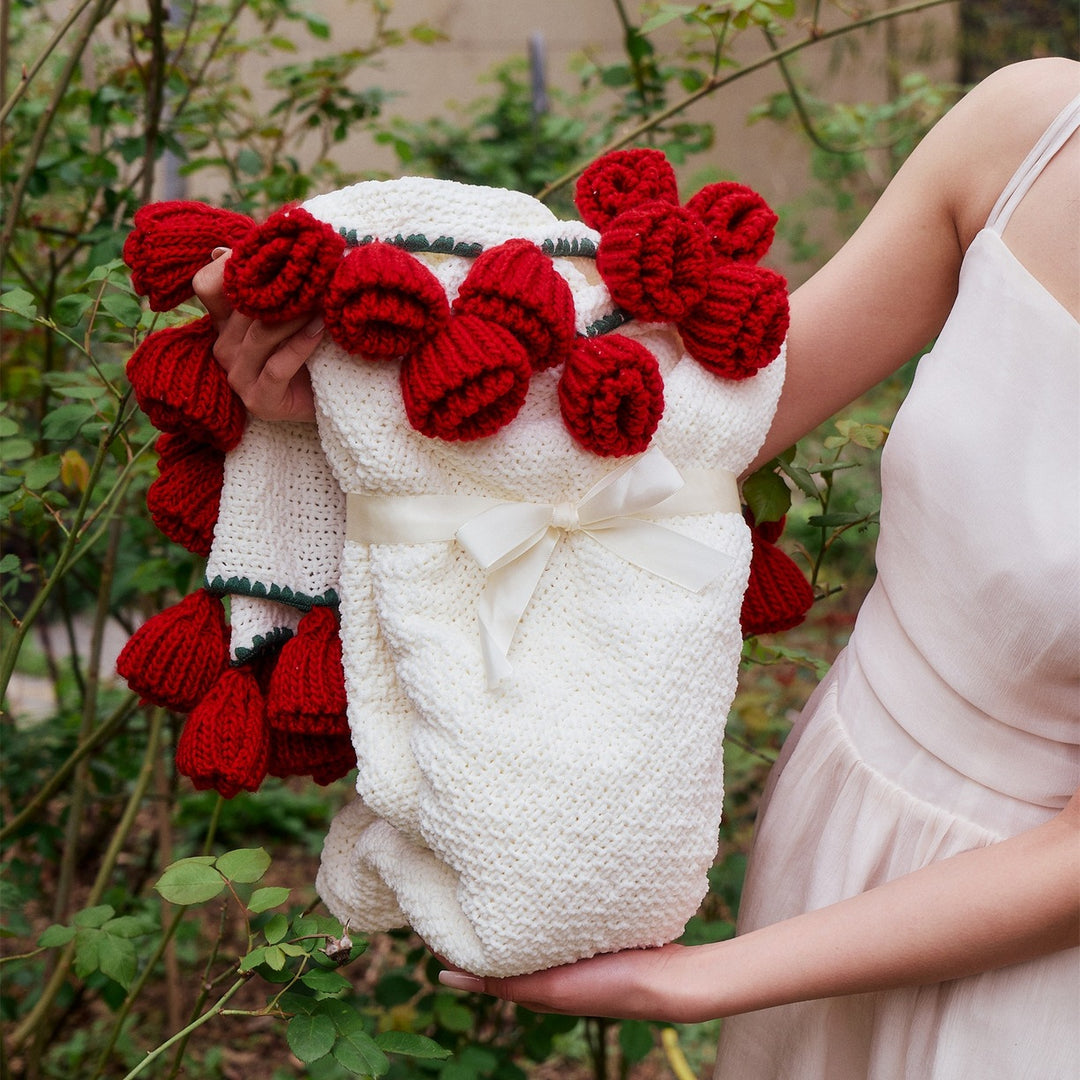 Chenille-blanket, flower-shaped, decorative