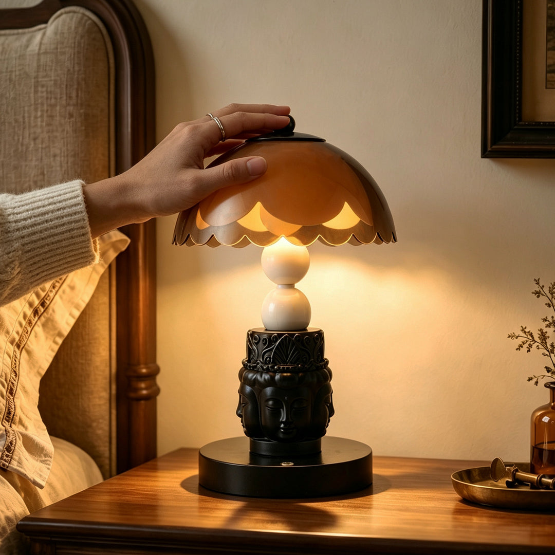 Nightstand lamp with face motif, dimmable