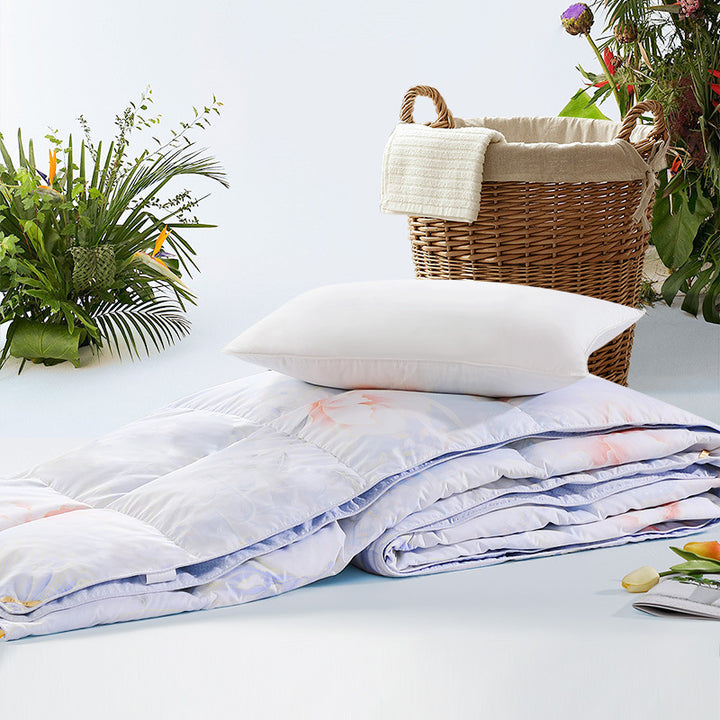 Summer blanket made of goose down