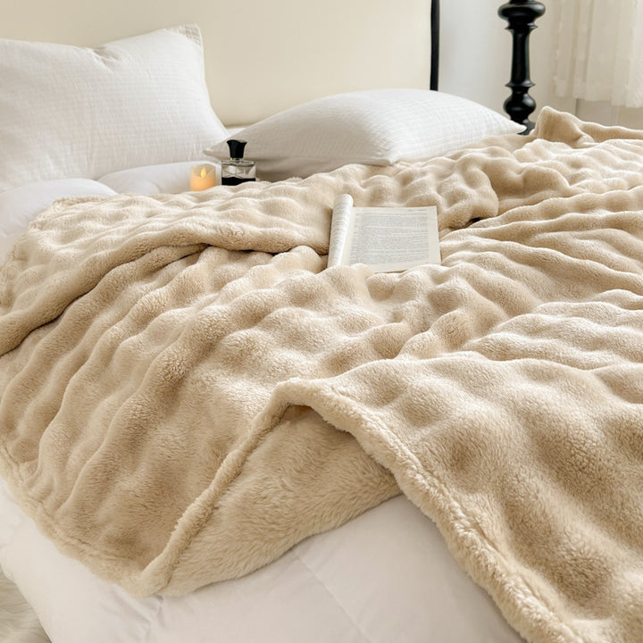 High-quality, extra soft rabbit fur look throw blanket