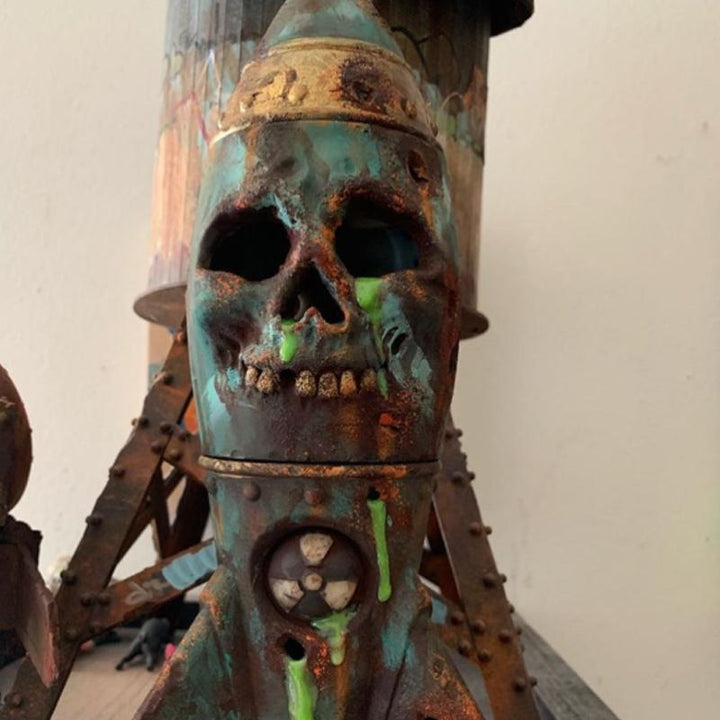 BowLift | Resin Skull Bomb Ornament