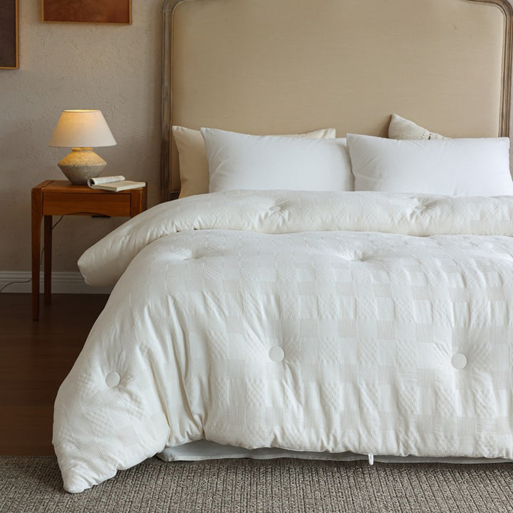 Two-piece quilt with soy fiber, zipper