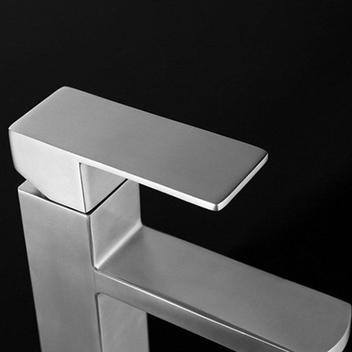 BowLift | Basic sink faucet simple low arc metal centerset sink faucet for bathroom