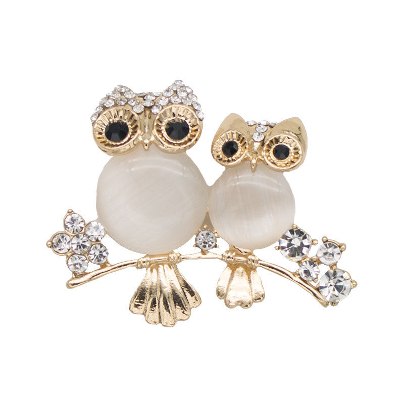 Elegant Owl-Themed Brooch Bowlift