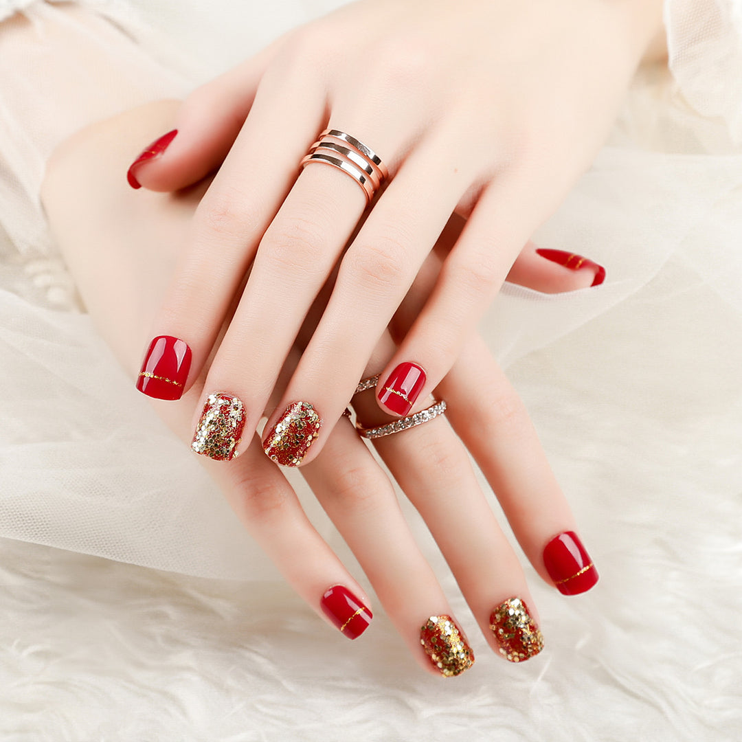 Glittery Press-On Nail Set