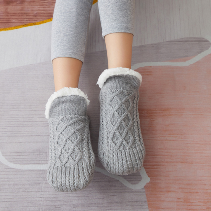 BowLift | V neck Cozy Socks Slippers