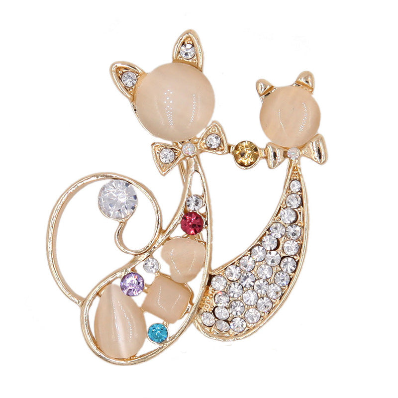 Elegant Cat-Inspired Brooch Bowlift