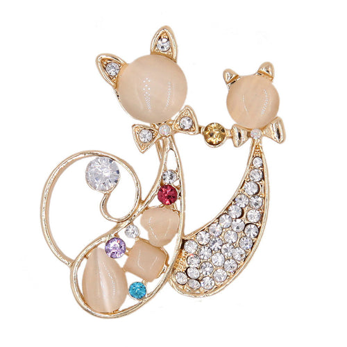 Elegant Cat-Inspired Brooch Bowlift