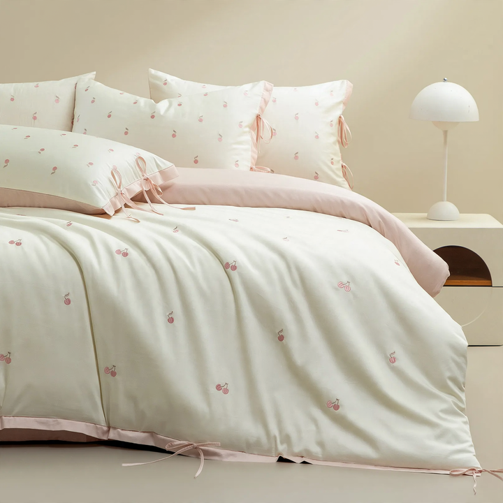 Cotton bedding set with cherry design