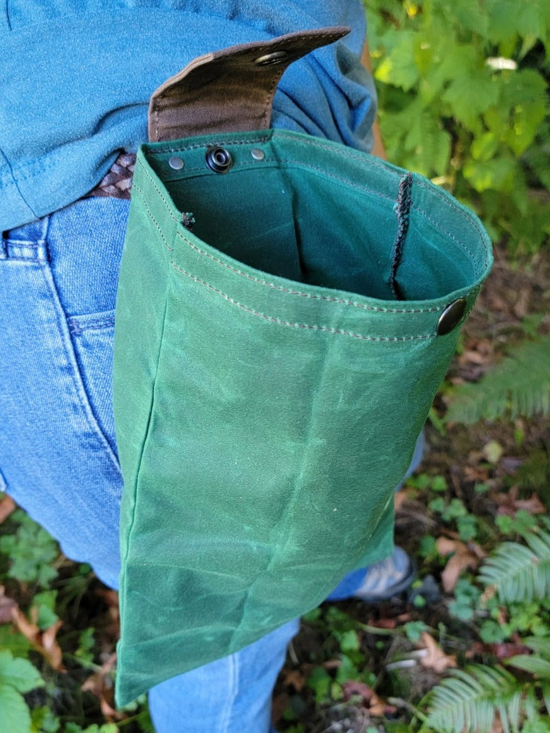 BowLift | Waxed Canvas Folding Foraging Bag with Durable Design