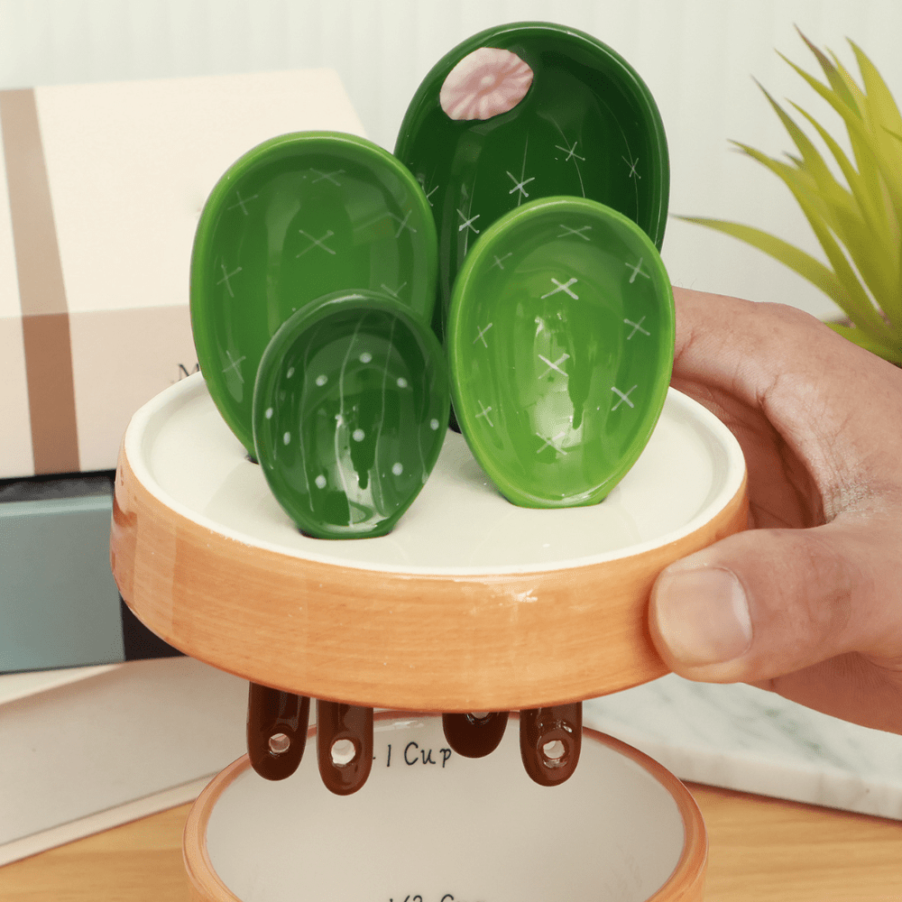 BowLift | Creative and practical measuring spoon set with cactus motif