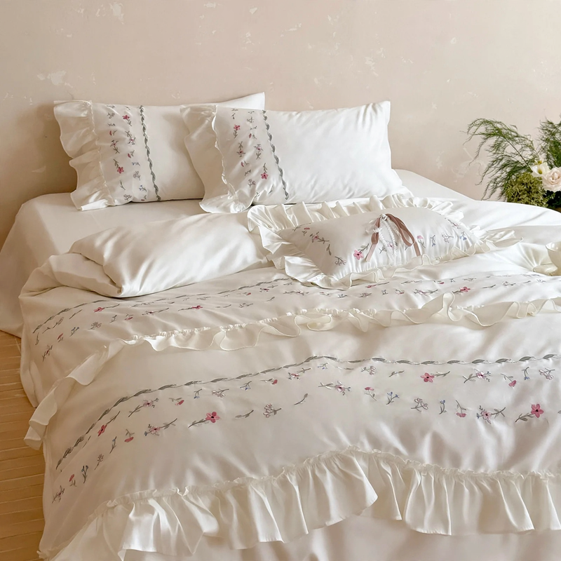 Bedding made of long-staple cotton with embroidery