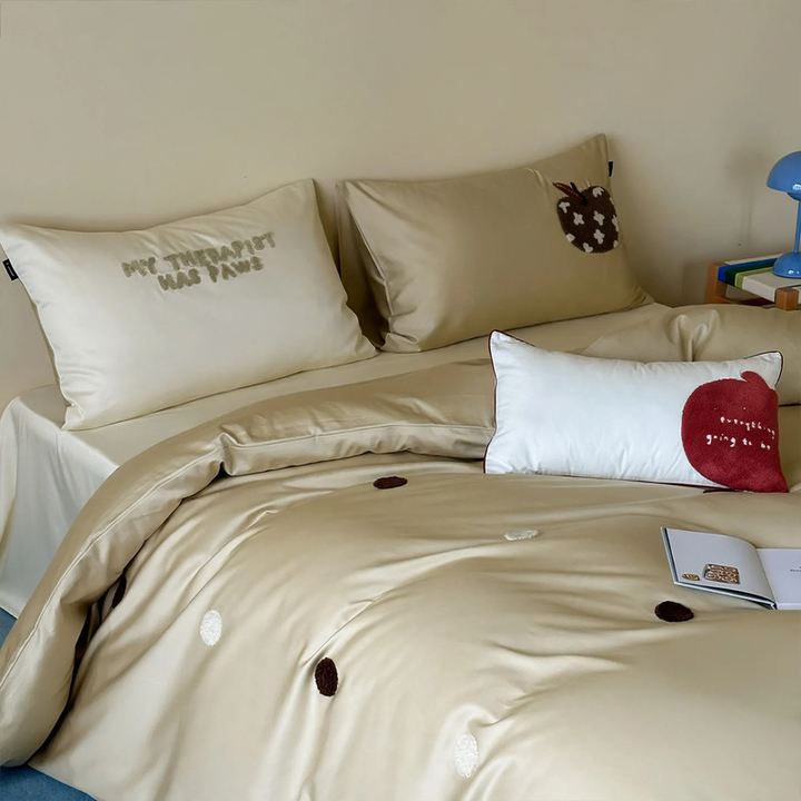 Bedding set made of long-staple combed cotton with embroidery