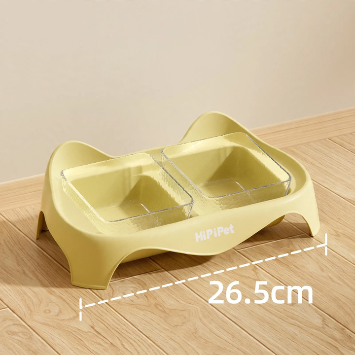Floating drinking bowl for dogs and cats