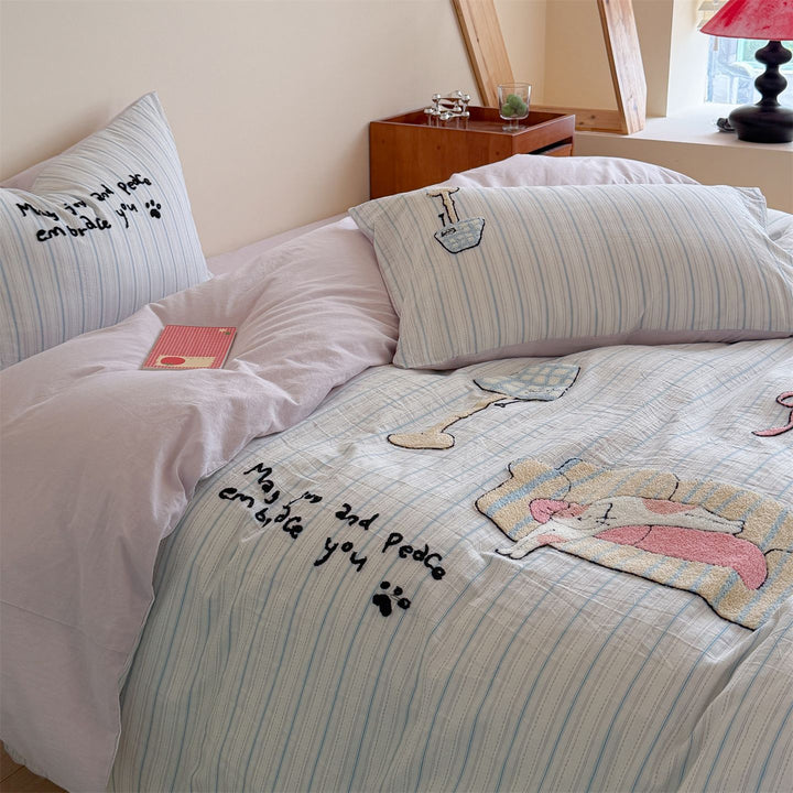 Playful cotton bedding set with embroidery