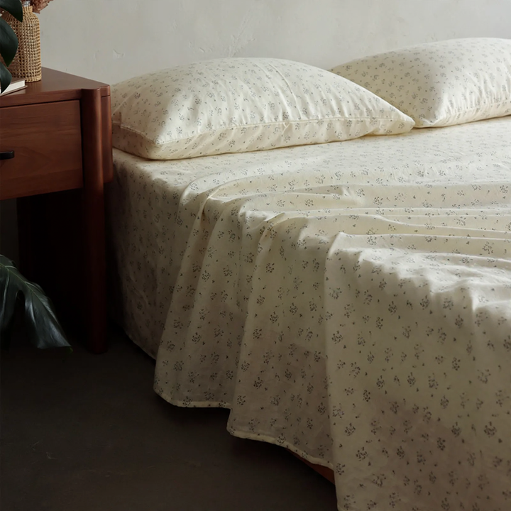 Cotton bedding set with floral pattern