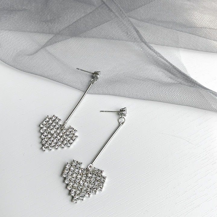 Heart-Shaped Crystal Dangle Earrings Bowlift