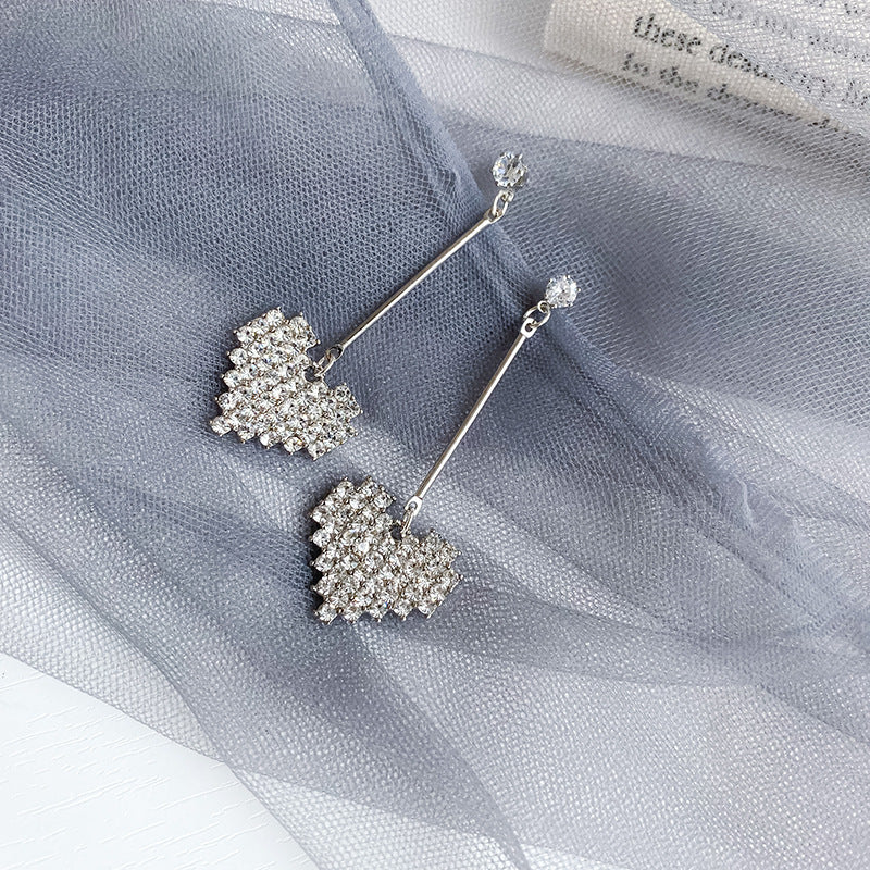 Heart-Shaped Crystal Dangle Earrings Bowlift
