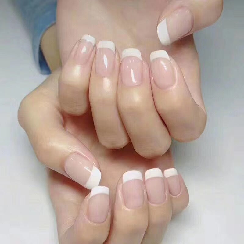 Elegant Glittering Press-On Nails