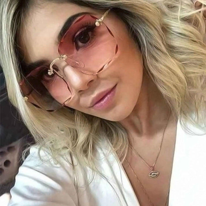 Women's trendy square sunglasses with luxurious metal frame Bowlift