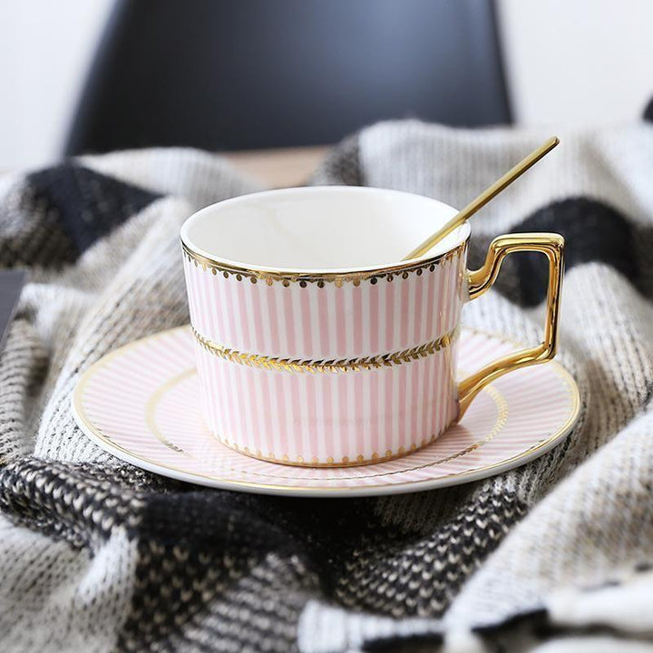 BowLift | Coffee cups + plates + spoons