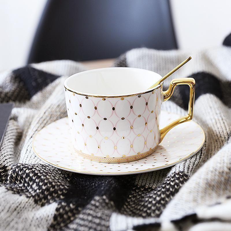 BowLift | Coffee cups + plates + spoons