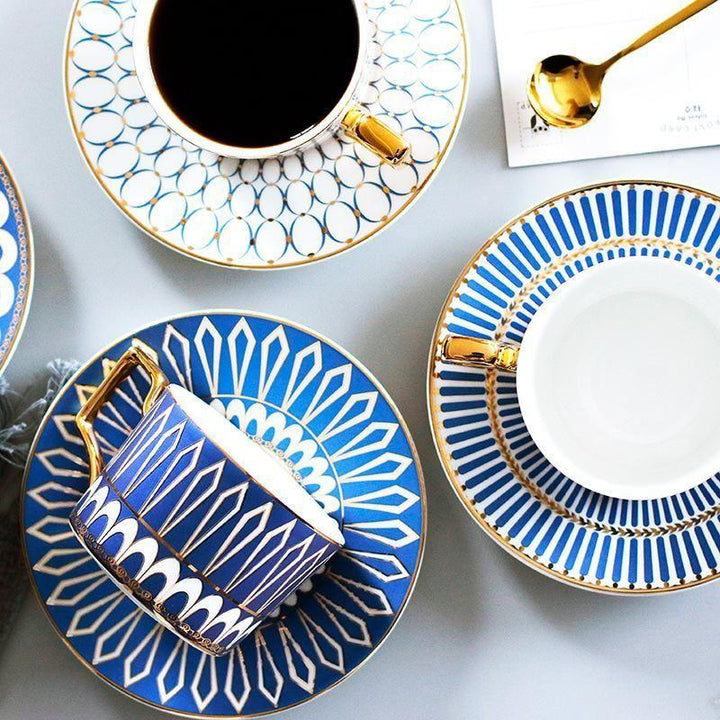 BowLift | Coffee cups + plates + spoons