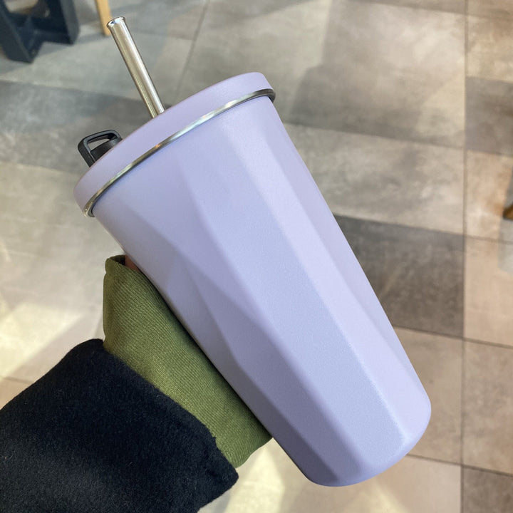 BowLift | Cup with collapsible straw