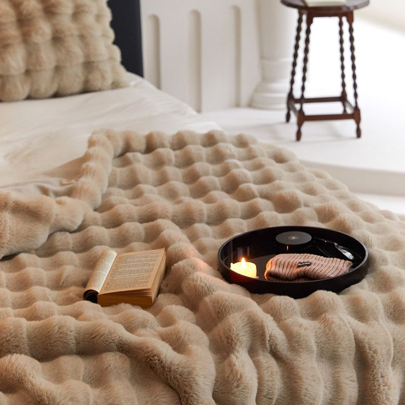 BowLift | Essential for keeping warm - soft and airy blankets