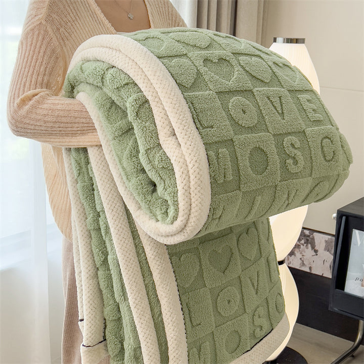 Fluffy throw blanket with heart pattern, double-sided thickened